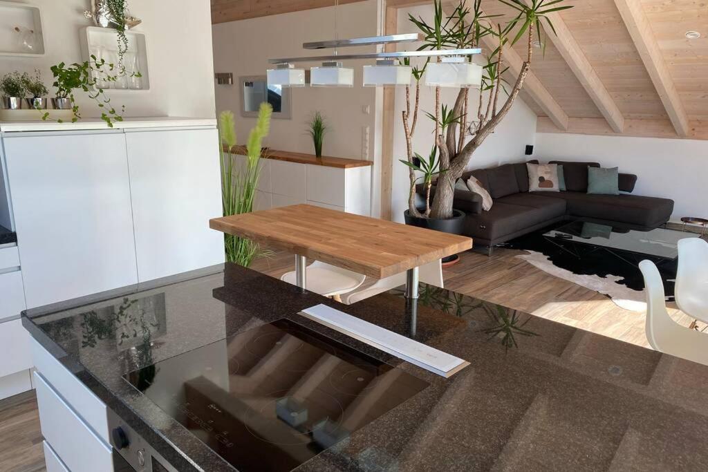 Lichtdurchflutete Wohnung Mit Grosser Dachterrasse Bruckmuhl Exterior photo