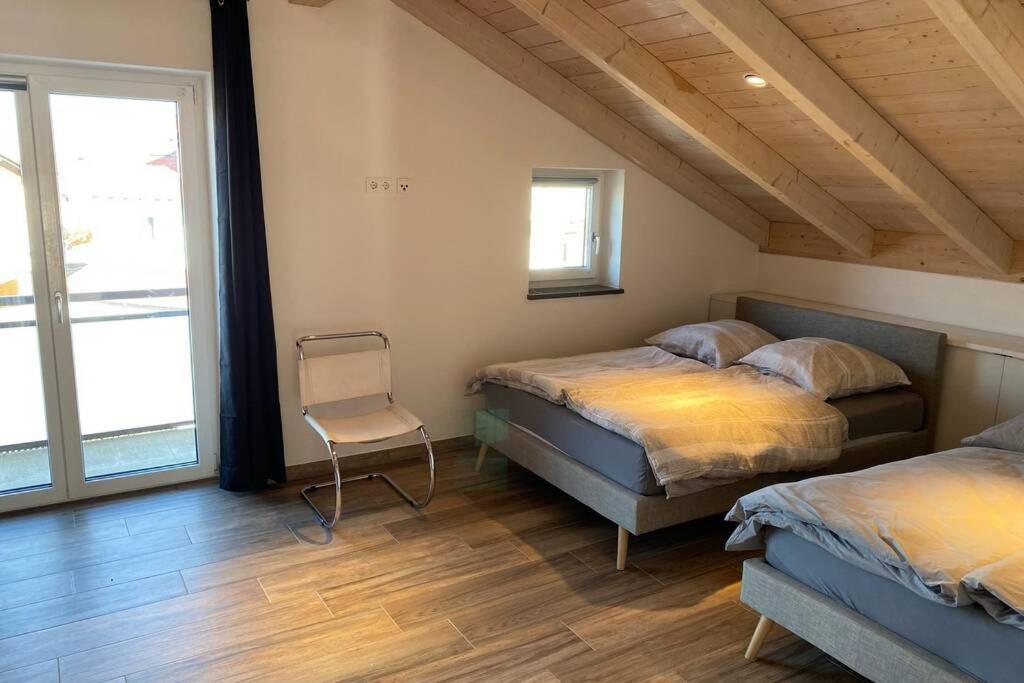 Lichtdurchflutete Wohnung Mit Grosser Dachterrasse Bruckmuhl Exterior photo